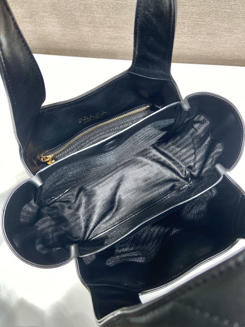 Pra*a tote bags